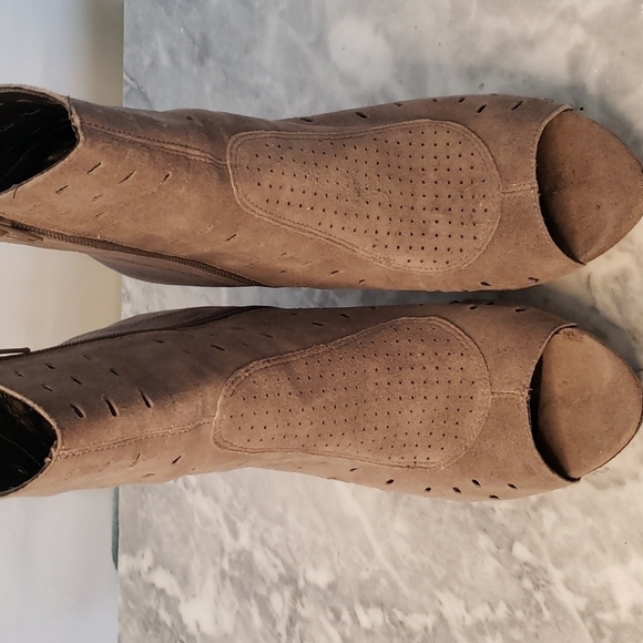 Envy Brown/Beige Throttle Suede Leather Peep-Toe Bootie, Size 9 - Picture 11 of 13